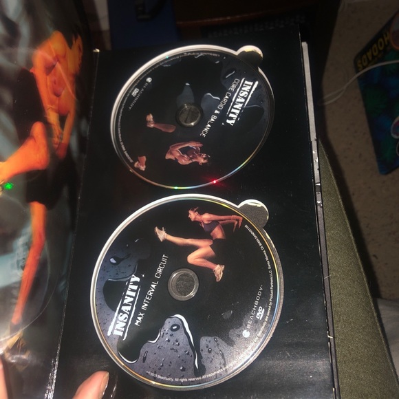 Insanity exercise tapes - Picture 5 of 6